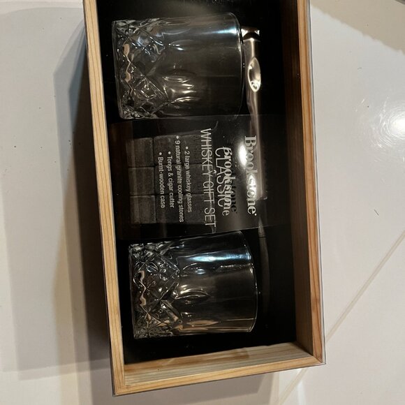 Whisey Gift Set -- (Glasses, Cooling Stones, Tongs) by Brookstone (men/x/NEW) - Picture 7 of 16